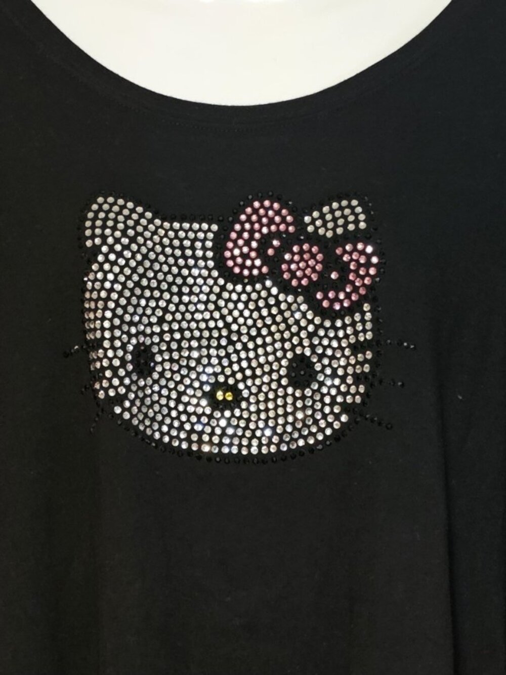 Hello Kitty Rhinestones Black Crew T-shirt Plus Size 4X - Picture 2 of 10
